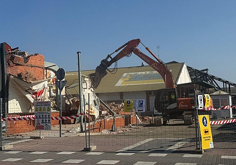 La Estación Gourmet se reduce a escombros para levantar el nuevo edificio de viajeros